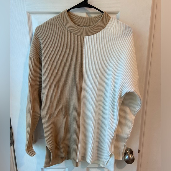 Oversized two tone sweater - Picture 1 of 3
